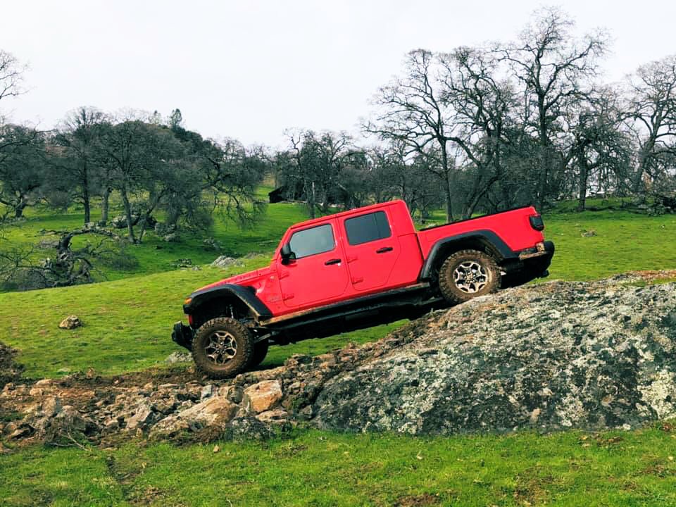 texasman1383's tweet photo. This truck has #FalkenTires as standard equipment! Love that fact! #FalkenTires #FalkenSpotting #FalkenMT #FalkenAT3W https://t.co/Z5H5Aqxeji