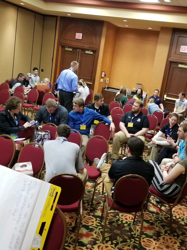 SoDakATA's tweet image. SDATA Students and Certified Members networking and working on the future of SDATA. #NATAM2019 #ATsAreHealthCare #MAATAD52019