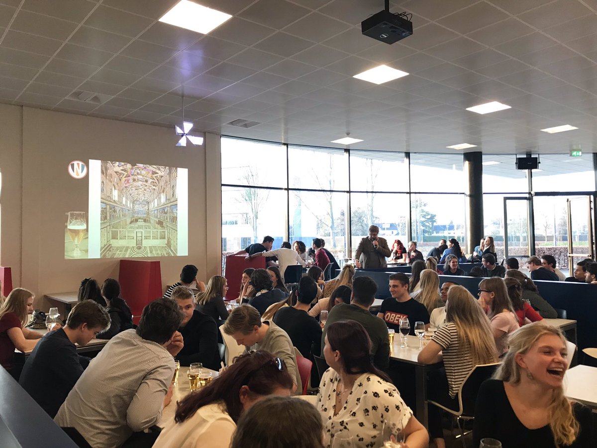 Super eerste #Nassau #Alumni #Pubquiz. Het juiste antwoord? B! van bier &amp; bitterballen.