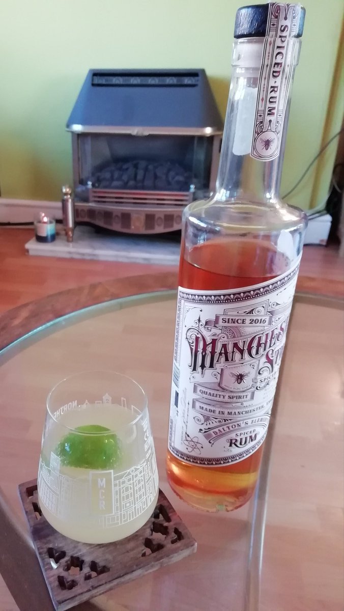 r_crapnell's tweet photo. Great way to end the week with @ManchesterStill and ginger beer in my @NMRefectoryMCR glass. #rum #Manchester https://t.co/nH2Dlt2MoZ
