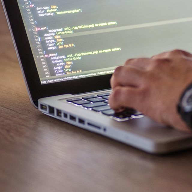 code_nl's tweet image. Op een dag heb je het, je wordt frontend developer!
Lees onze blog over hoe het er aan toe gaat bij Code. #linkinbio #blog #code #webdevelopment #frontend ift.tt/2FIVthp