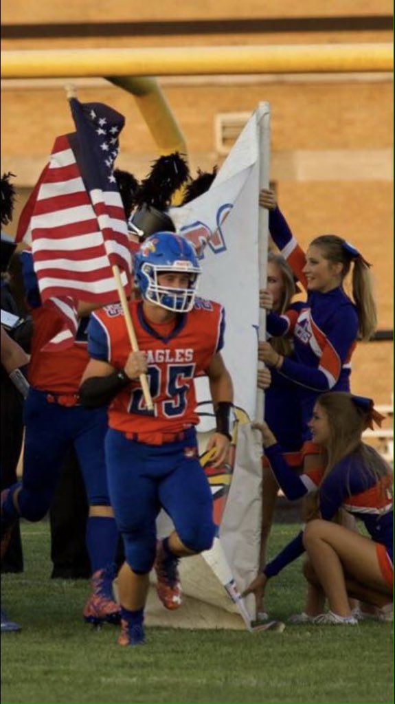 zuberbrown76's tweet photo. #FridayNightLights
#EagleforLife 
#25CBrown https://t.co/wg39t0UZPm