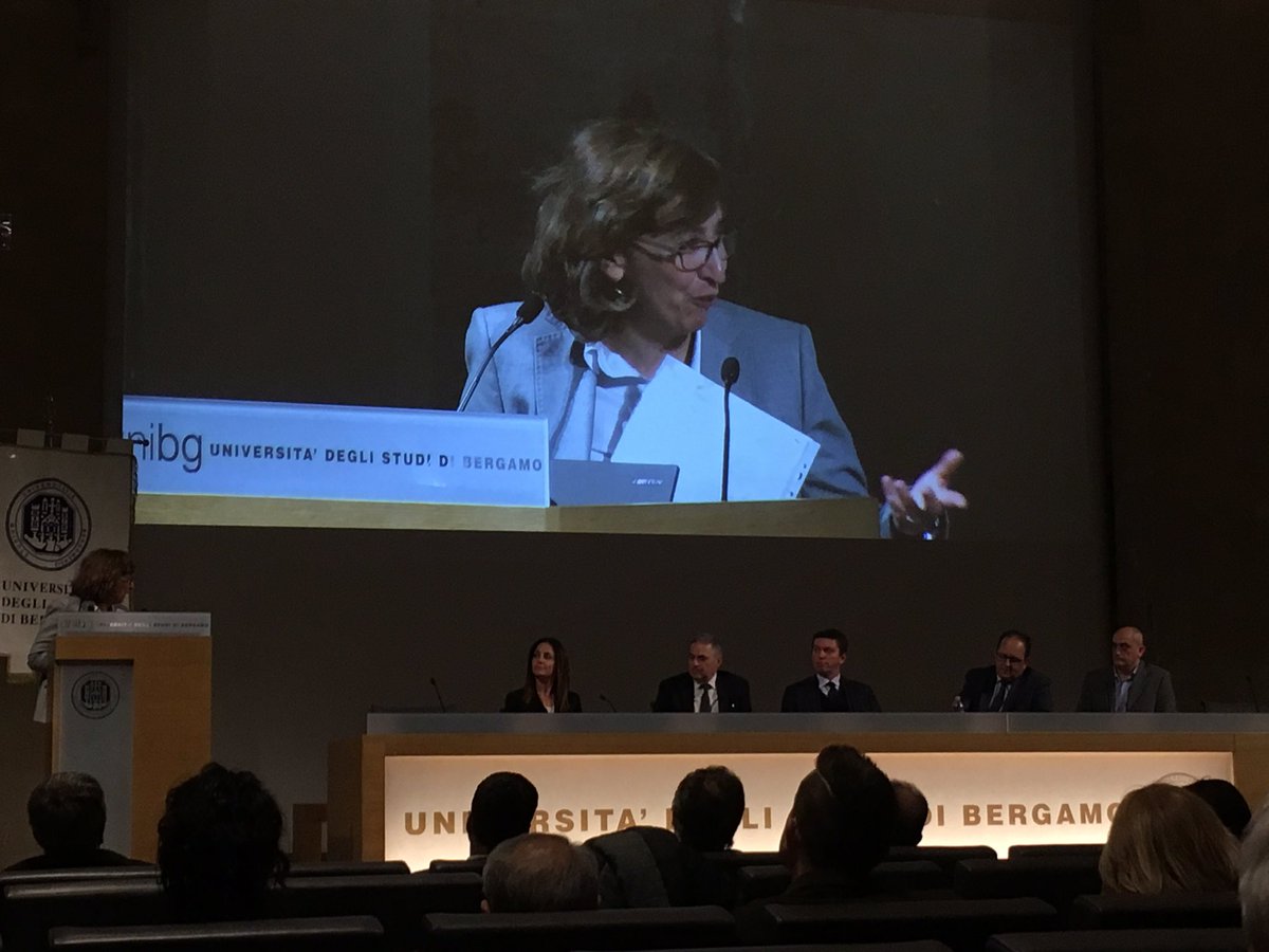 GiuseppeRosace's tweet photo. La Prof.ssa Barigozzi, direttore del DISA @UniBergamo presenta il nuovo #curriculum professionalizzante “Geometra laureato” per la #laurea triennale in #Ingegneria delle tecnologie per l’edilizia. #aulamagna #unibg #geometra https://t.co/tfQNDuhZBj