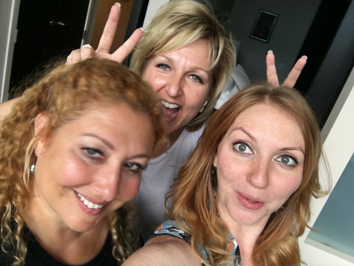 judybernas's tweet photo. #WorkFriendsDay Happy Friday! https://t.co/GpX61YEuQc