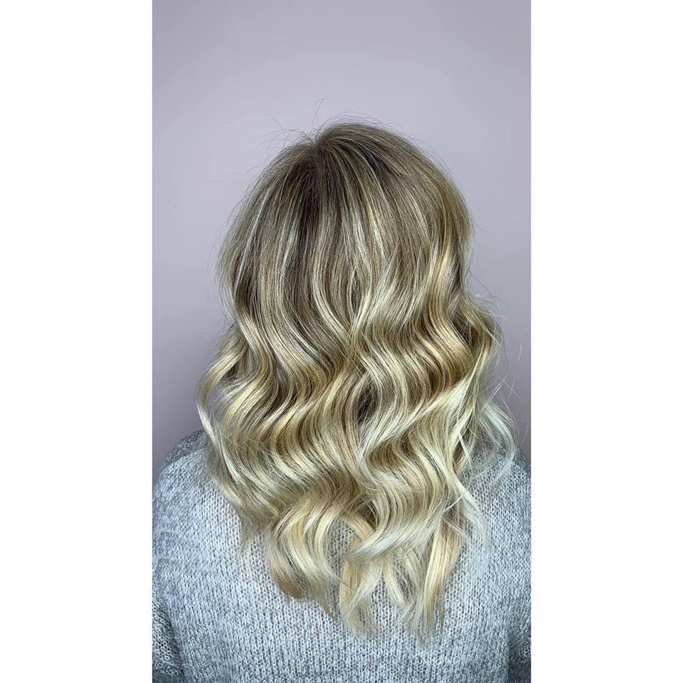 salonatcharmed's tweet photo. Another superb before and after by Laura! 

Laura is in the salon every Thursday, Friday and Saturday. Call us on 01366 321417 to book! ☎️ https://t.co/7DOrUTx5Vc
