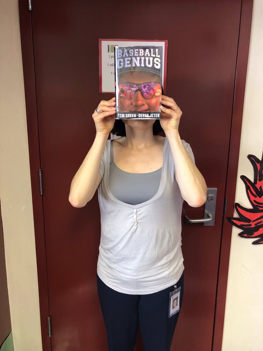 CarpenterElem's tweet image. Happy #bookfacefriday 📚 from Your Carpenter Patriot Library Media Techs! #baseballgenius