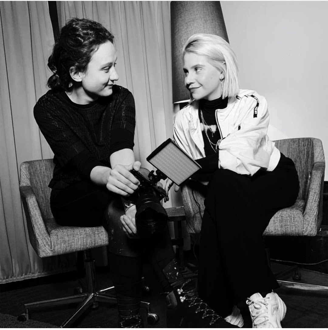 Hey Conzi, war da nicht was mit Ende März?
Ja Anna, unser RELEASE.