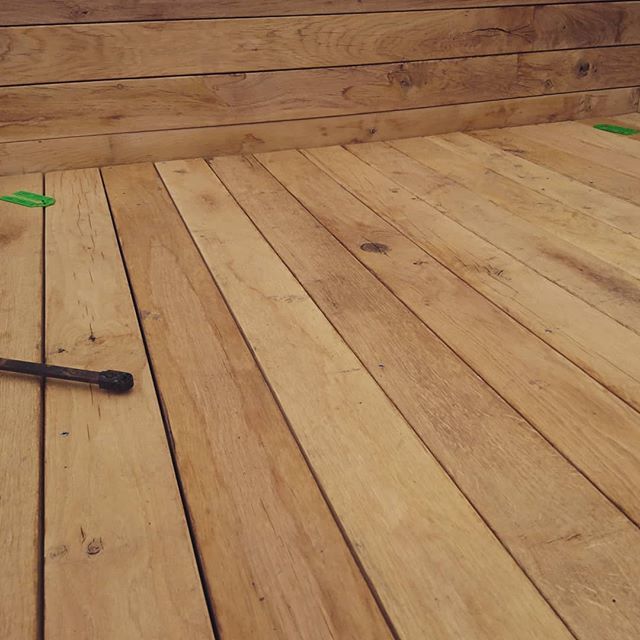 Getting there with this #oakdeck The finished effect should make client feel they're on board an #oceanliner
#oakdecking #landscapegardener Thanks to <a href="/plewsgd/">PlewsGDMarie</a> for the idea! #gardendecking #landscapersuk ift.tt/2WuLqlH