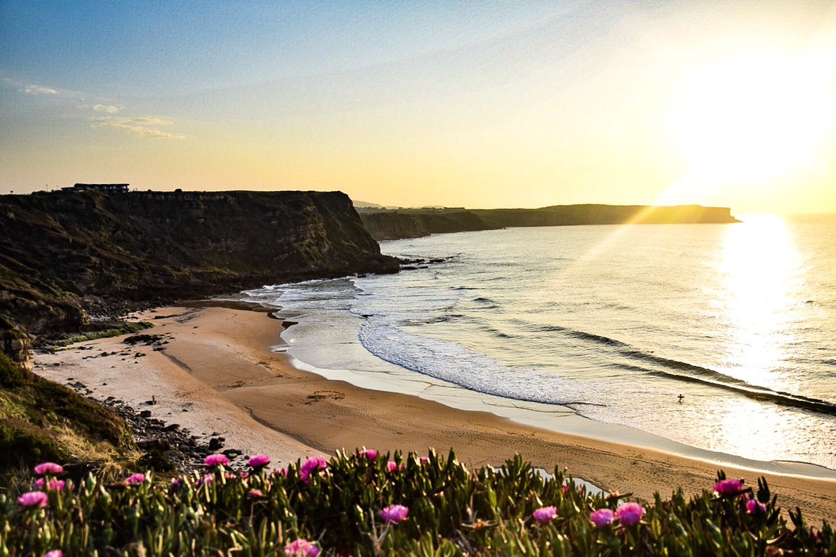 RevillaMiguelA's tweet photo. #Atardecer en la #playa de #LosLocos en #Suances #ahora; magnífico día de #sol el que hemos tenido hoy en #Cantabria https://t.co/38Ea6K1Epc