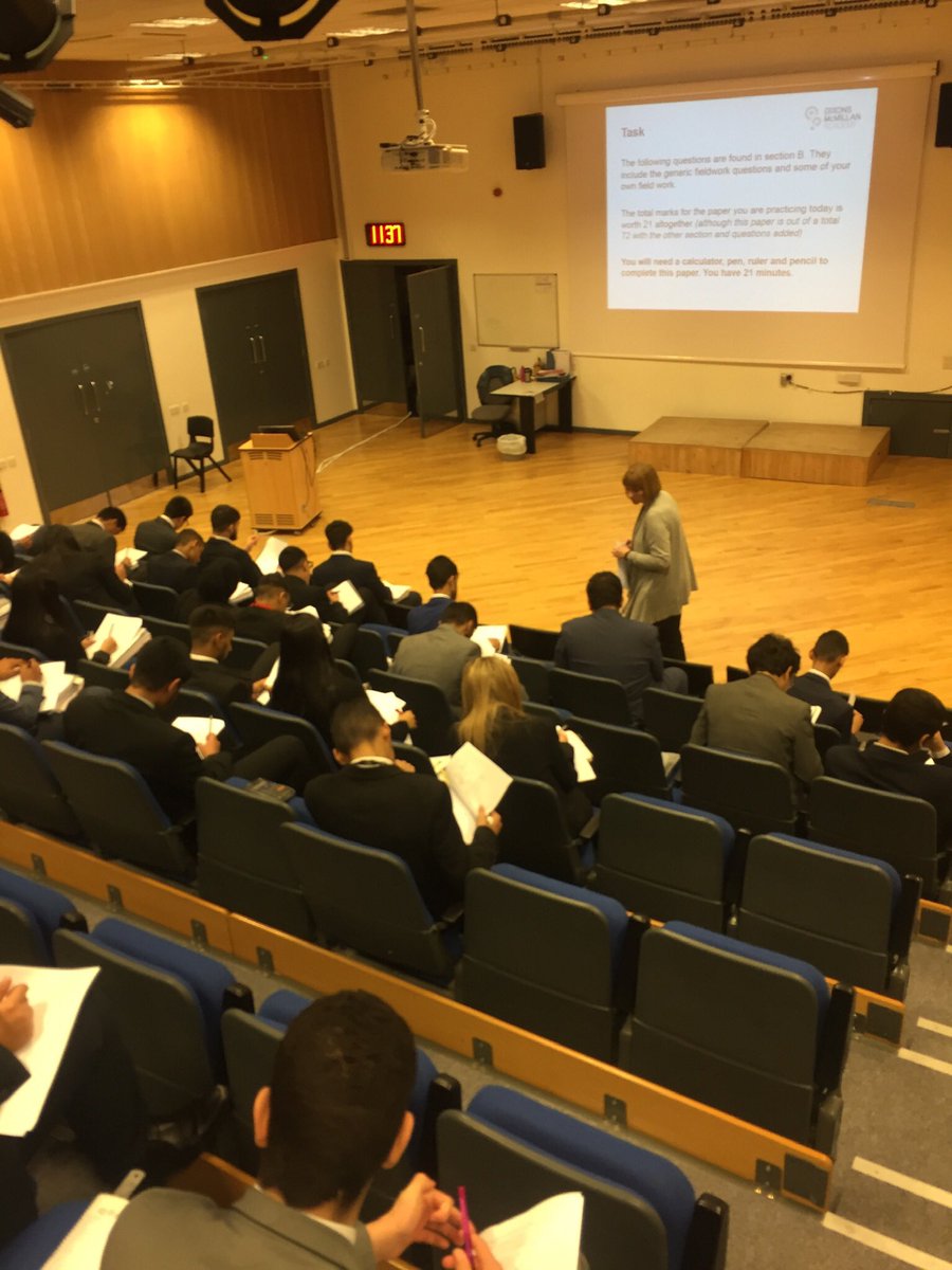 Dixons_MAGeog's tweet photo. Absolute pleasure lecturing year 11 geography scholars on a walk through of paper 3 and then practice of the ‘fieldwork in an unfamiliar context’ at the start of section B.100% focussed and growth mindset demonstrated #planningday #year11 #dma #dmaway @DixonsMA https://t.co/4iNGzock9e