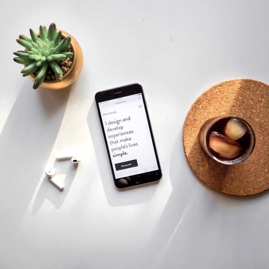 ¿Qué hace un Product Designer? Crear un producto (un diseño, una app, web, otros productos digitales o "fisicos") desde cero, con el objetivo de ofrecer la mejor experiencia de usuario posible (#UX). Descubre las claves del #ProductDesign este lunes aquí : jovenmania.com/comunes/notici…