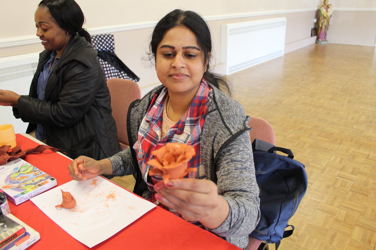 Working with clay 

#arts #workshop #creativity #artsaves #WeAreStorytellers #FridayFeeling 🌹🌸💐