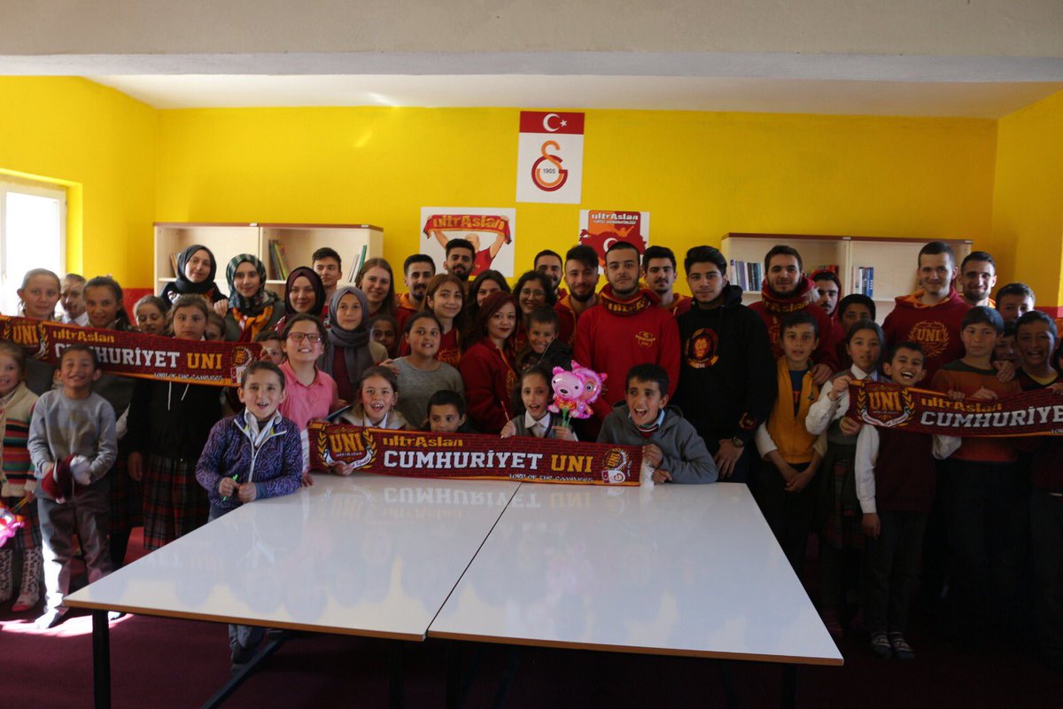 ultrAslansivAss's tweet photo. Sivas Şarkışla Samankaya Köyü   Ortaokulunda oluşturduğumuz kütüphaneye Şehidimiz Çiğer paremiz Bedirhan’ımızın adını verdik #uAYurtiçi #ultrAslanSivas #ultrAslanŞarkışla #alpaslanınkardeşleri https://t.co/LfovFJ6GnL