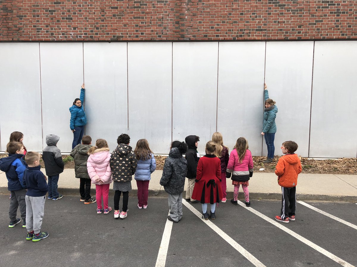 JakeToomeyHR's tweet photo. All students have begun working with our artist inresidence, Sarah Ahearn Bellemare, on our green theme mural for outside the school. Lots of brainstorming and visualizing so far! 🤔💭🎨 #artmural #innovationschool #STARSgrant @chrisnosel @sarahearn @masscultural @Super_GPS https://t.co/QWArFyai9Z