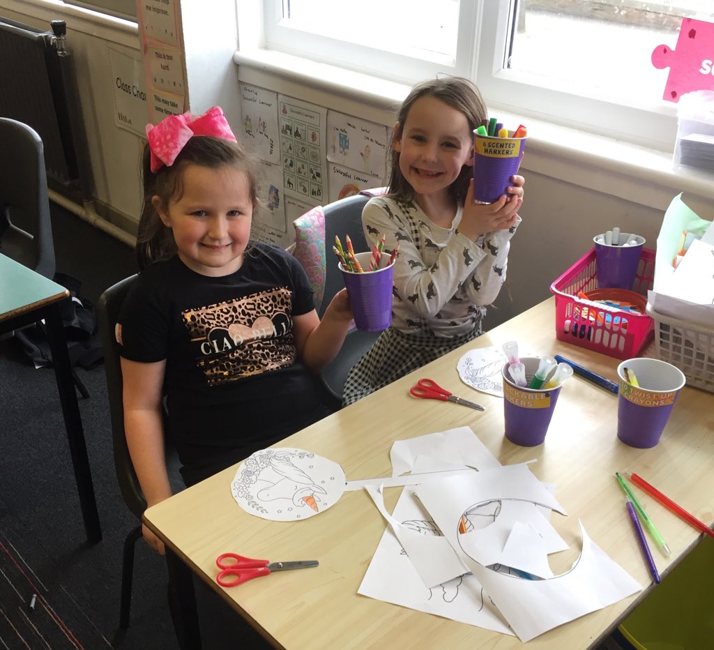 EastbankPri's tweet image. Some learners chose to visit their class writing table, others enjoyed some topic related mindfulness colouring! #relaxandlearn