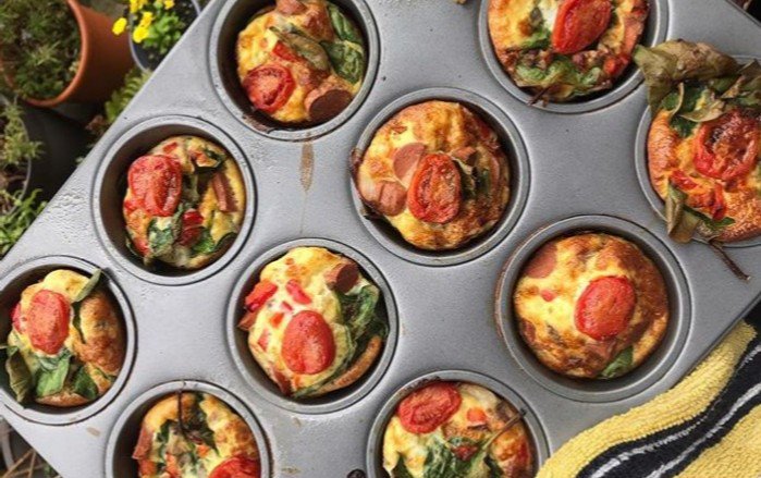 SlimmingWorld's tweet photo. Stay on track with your #weightloss this weekend by tucking into tasty #FoodOptimising-friendly snacks—like these delicious egg muffins that #SlimmingWorld member Abigail (ajln.sw on Instagram) has created! https://t.co/ypBF6ENbZG