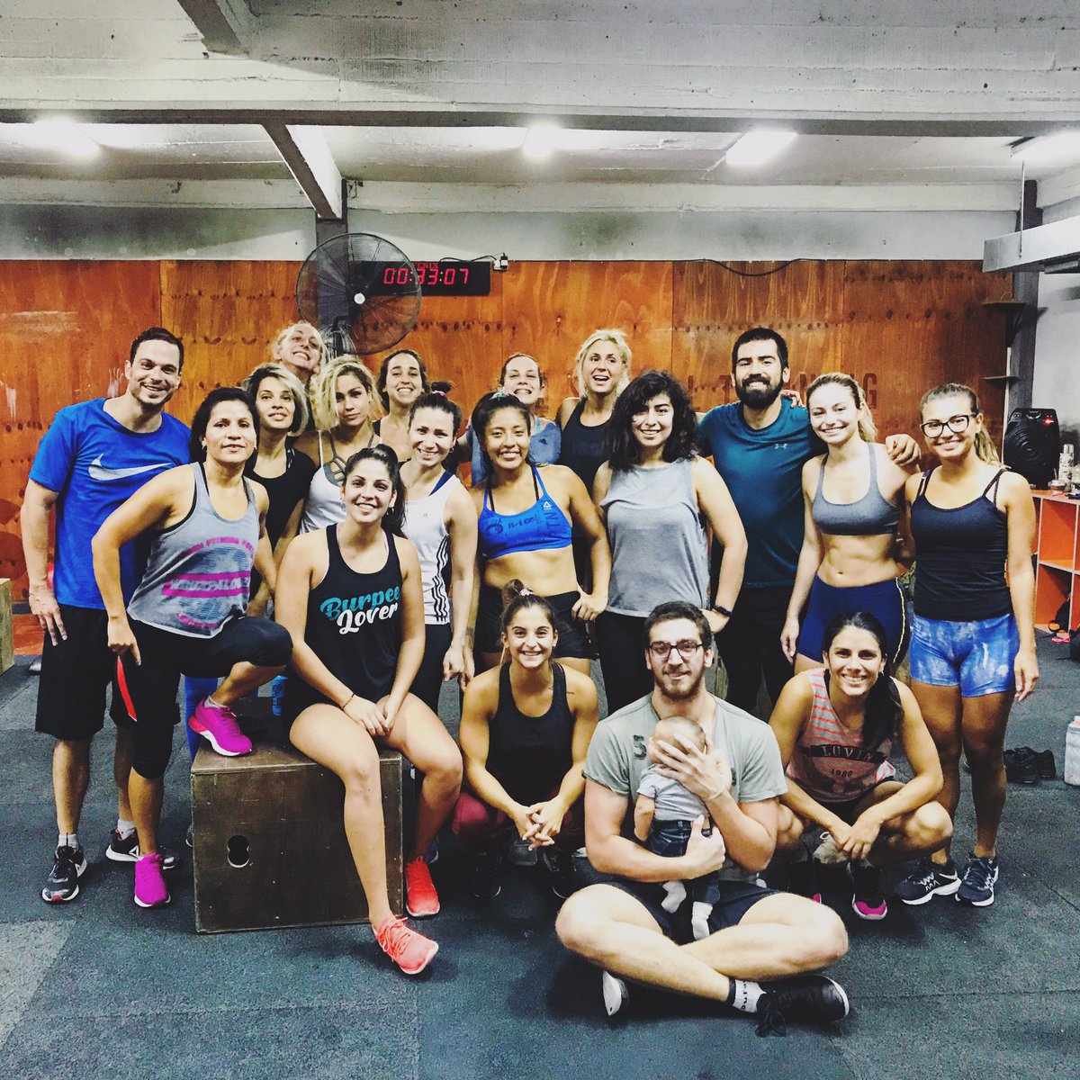 CrossFitKorvo's tweet photo. Esta terminando la semana pero te esperamos mañana, sábado, en la sede congreso para las clases de las 10 11 y 12hs https://t.co/8hNd826Dxt