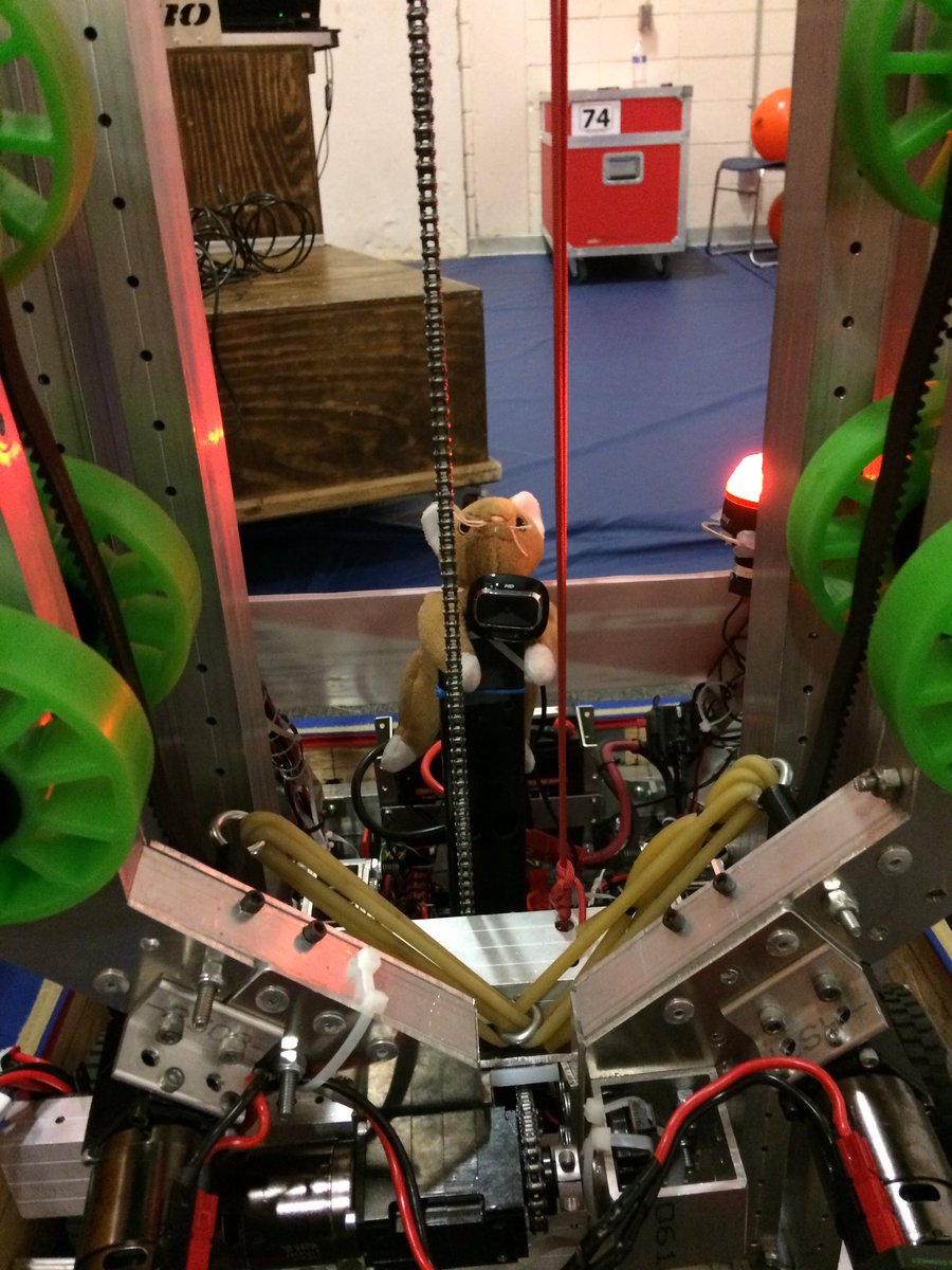 Our robot works thanks to this little boi, can't wait to fight our way to district