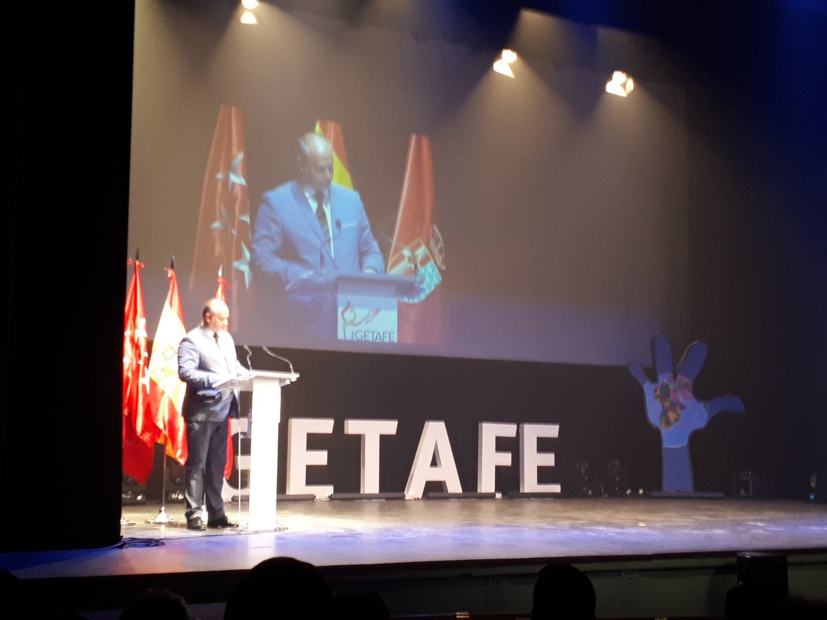 Comienza La Gala del Deporte en #Getafe con éxito absoluto de asistencia.
<a href="/F_Javier_Santos/">Francisco Javier</a> Agredece la asistencia al evento y a los trabajadores/as que han hecho posible el evento. 
#CiudadDiversa