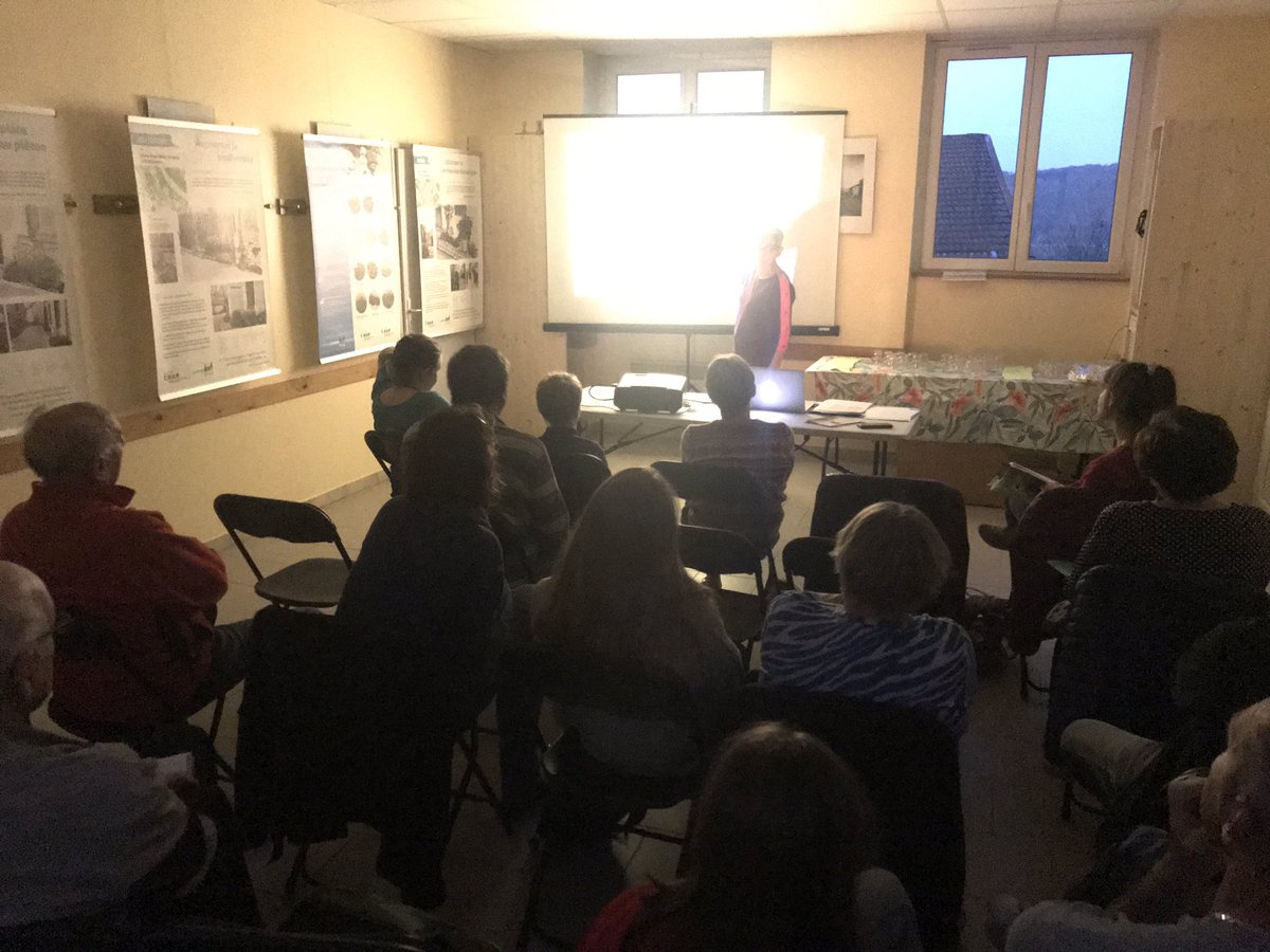 Réunion publique pour préparer les « plantations de demain » du village avec notre projet de verger collectif et d’imaginer un fleurissement plus durable. Des intervenants passionnants présentent des expériences similaires.