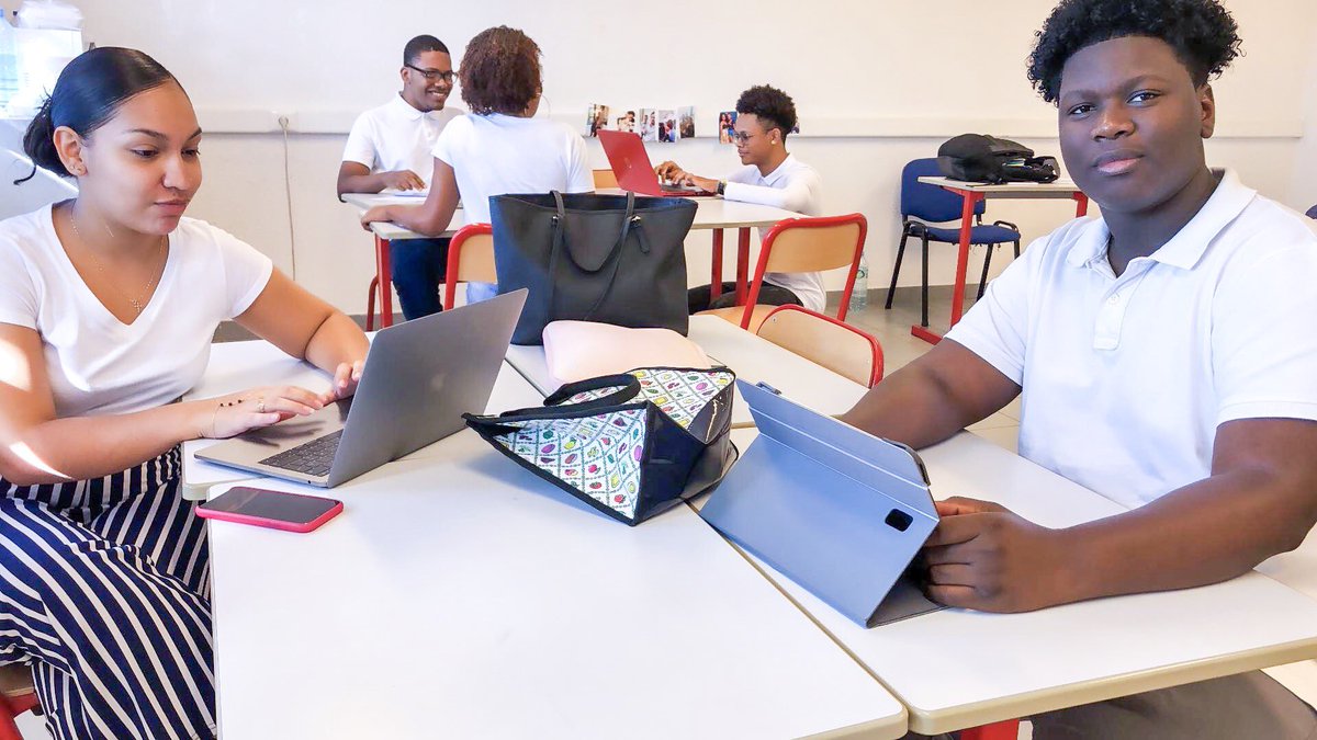 egcguyane's tweet photo. ✨ CHALLENGE LOGO PRODUITS DE GUYANE ✨
L'association Produit de Guyane, créée en 2018 à l'initiative de chefs d'entreprises et avec le soutien de la Chambre de Commerce et d'Industrie de Région Guyane, lance un concours pour la création de son visuel. 🌴 https://t.co/sJb0IKhOyM