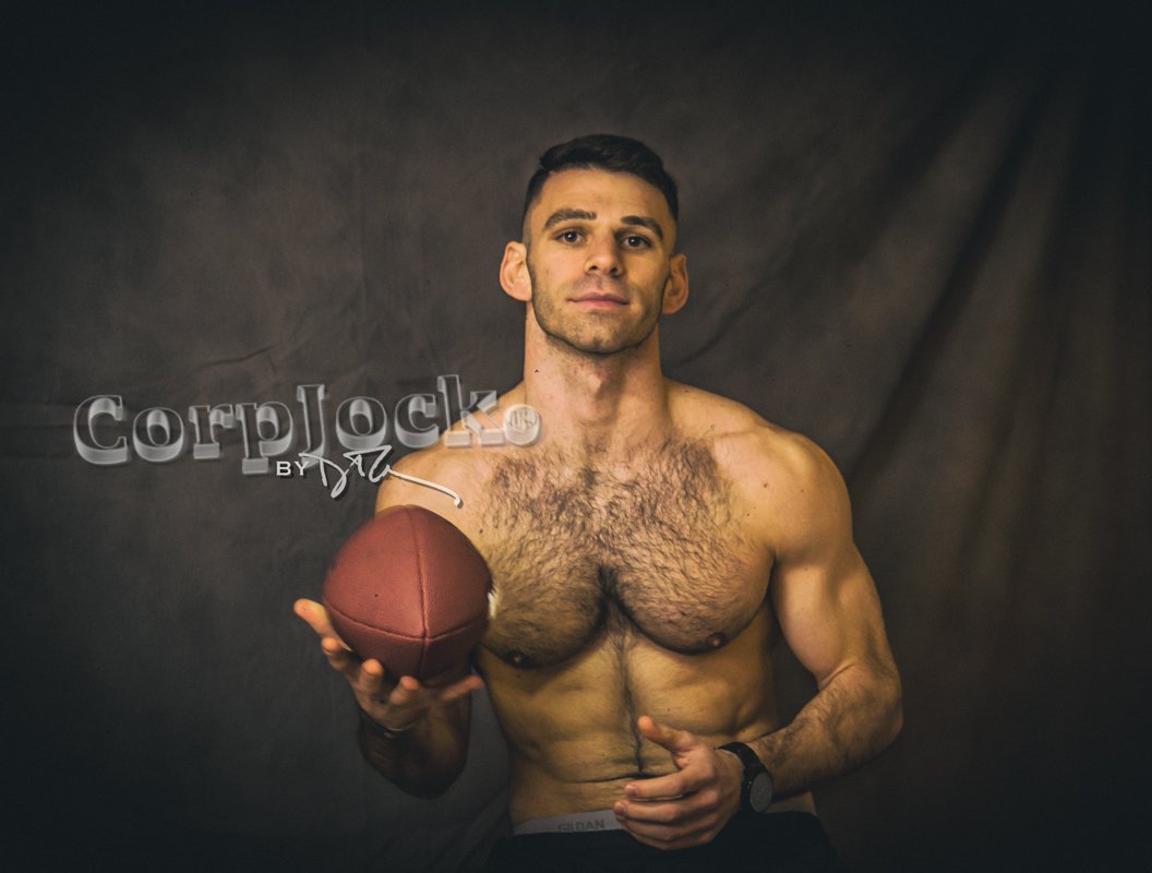 corpjock's tweet photo. #corpjock #dtgramkee #AthletesAsART #ManCrushEveryDay #men #style #fashion #lifestyle #male #malemodel #model #menswear #menshair #husbands #mensfashion #mensshoes #menssuits #mensfitness #menshealth #thebeardedway #tanktop #shoes #hot #cool #sexy https://t.co/LJVIgn2WUB