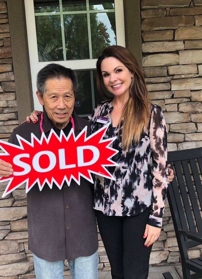 JHollandGroup's tweet photo. Jennifer and a happy client posing in front of his old home. Excited to remove it from the market! https://t.co/J3M15n1CqC