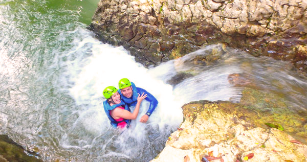 ofertadeldiapr's tweet photo. ¡Ruta por el Río Tanamá! Recorrido que incluye: Caminata + Exploración de 5 túneles + River trekking y más. Mira la #oferta aquí: https://t.co/y255V3n76Y https://t.co/QlnSm5IyGI
