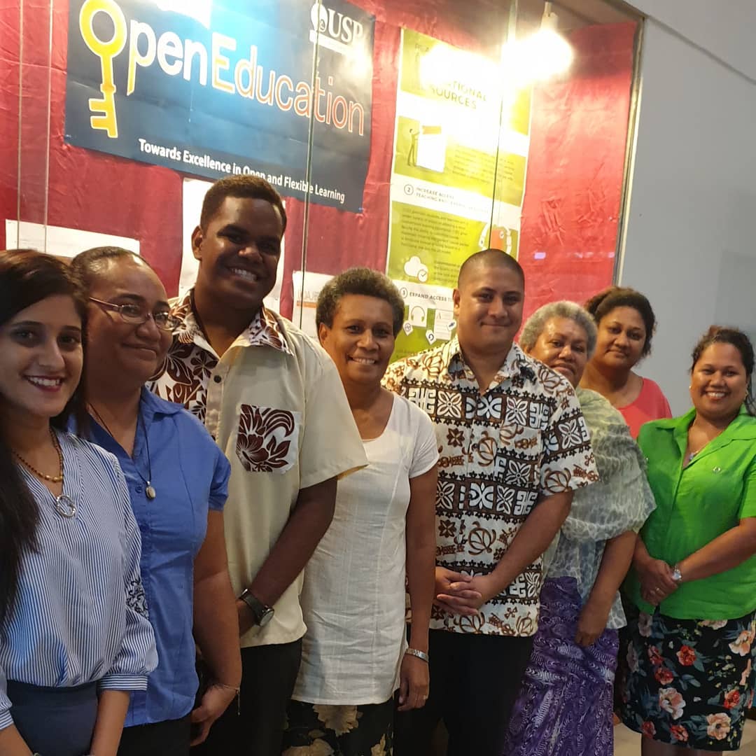 SaluVaciloa's tweet photo. #Youths are the #leaders of tomorrow #TeamFiji! #PLNFiji fostering partnership with @ignite4changego and @AllianceforFut1 to achieve #SDG4 of #PacificLibrariesNetwork goal 3,5,6&8 https://t.co/utphBbOnIv