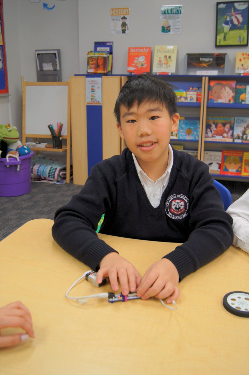 TCprivateschool's tweet photo. Thank you to the @markhamlibrary for running their Little Bits Challenge for our grade 6 students, in our Learning Resource Centre! This circuitry program was a great addition to the students Electricity Unit. #MarkhamLibrary #IBWorldSchool #ThisIsMyTown #LittleBitsChallenge https://t.co/piTXvMekhp