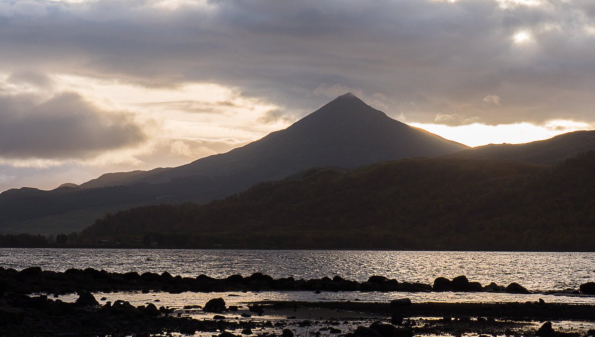 DMWScotland's tweet photo. Where the mountains meet the sky #Scotland
🏴󠁧󠁢󠁳󠁣󠁴󠁿#LoveScotland #ScotlandIsNow #MountainsofScotland https://t.co/PJFjgTXcCA