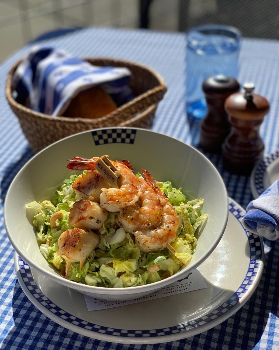 Fresh, sustainable ingredients will always be our thing. At Duke's you can #EatClean without compromising flavor!

📷:sandyeggofoodie