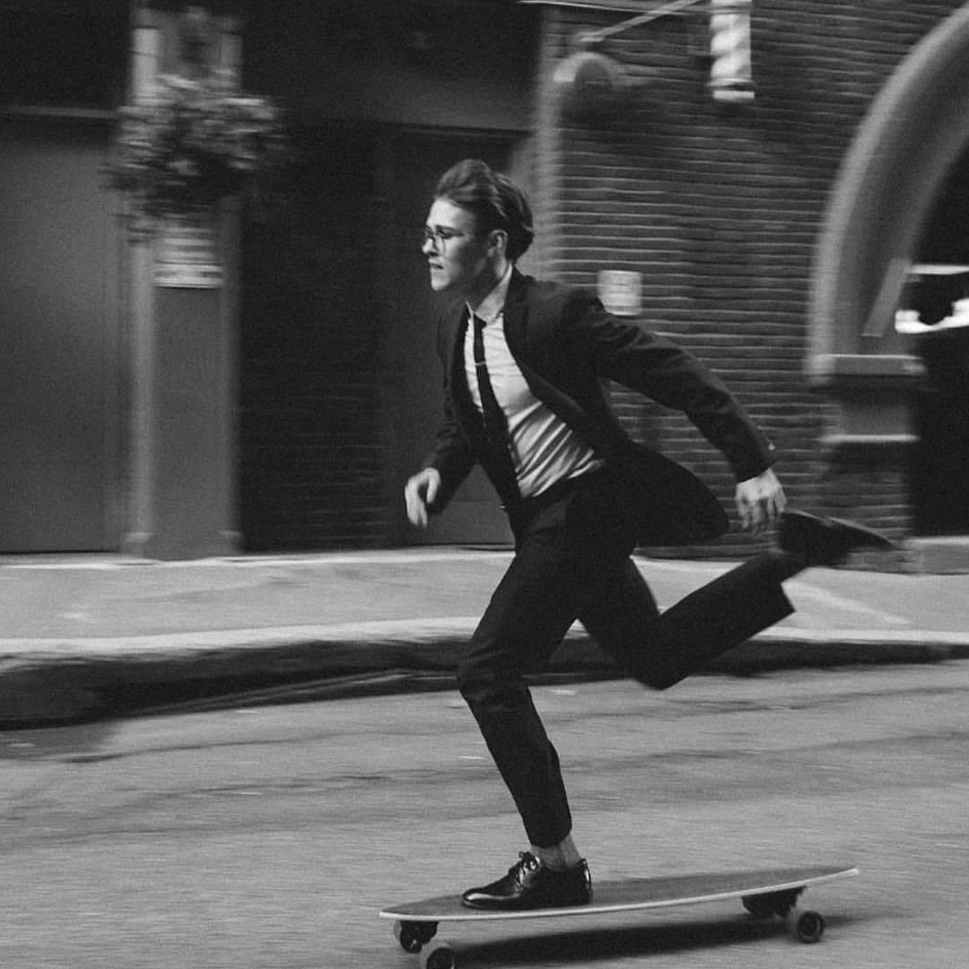 Always workin, always playin. 👔🛹 #menswear #mensfashion
📷: <a href="/wilclaussen/">Willis</a>