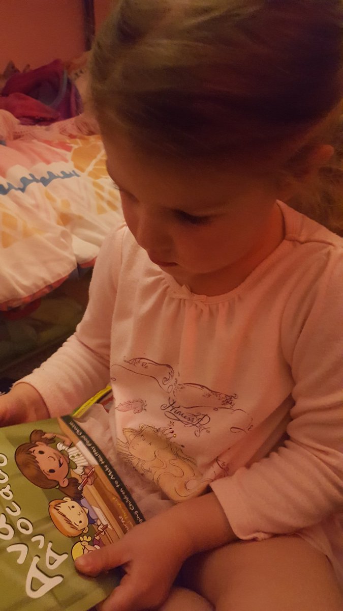 TheAntillMob's tweet photo. Felicity has remembered that we need to plant our carrots this weekend. Lovely books by @NutriKidsco https://t.co/cVYIJi6lhR