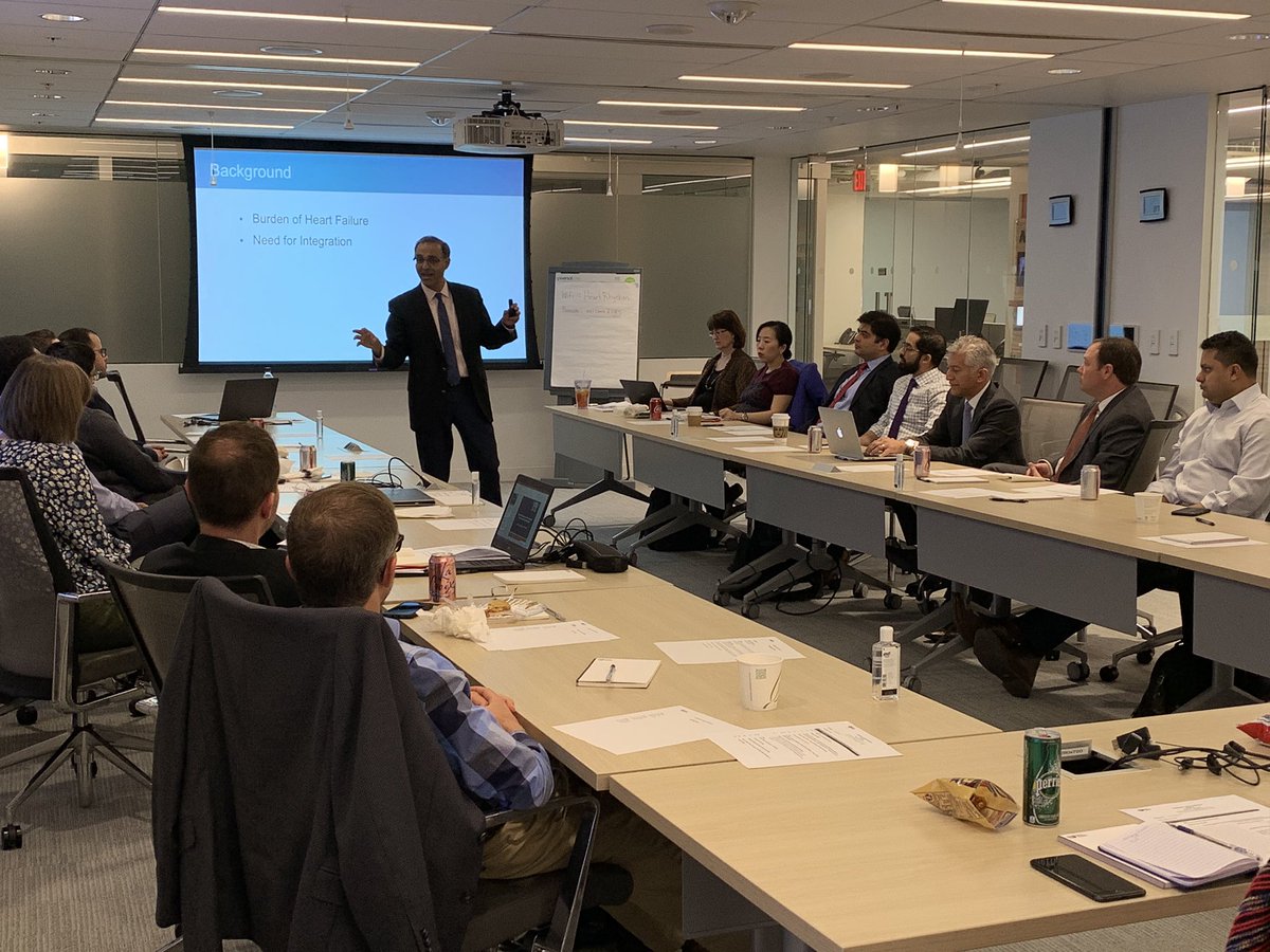 @JagSinghMD kicks off 2-day HRS Emerging Leaders Think Tank @HRSonline 13 early-career EPs brainstorming on how to develop an integrated care program for HF patients! #HRSThinkTank #HeartFailure #innovation @maporencole @MDT_Cardiac @cwurster23 @AnujBasil @ElaineWanMD @CRB_EP