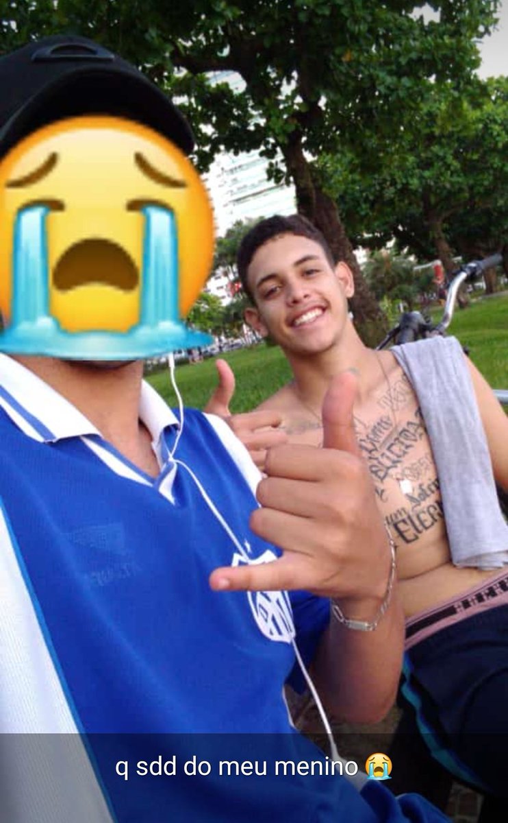 frazao_pvd's tweet photo. Pros meus cria eu peço liberdade, no meu peito bate aquela saudade! 🙏🏼😭 #PJLI https://t.co/HVsg5OX1qT
