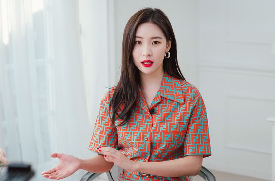 BTSTurkey's tweet photo. [🎤] Sunmi Billboard'a verdiği son röportajda BTS'ten bahsetmiş~
👉 https://t.co/zSZFkwX8On https://t.co/zlRge5seFU