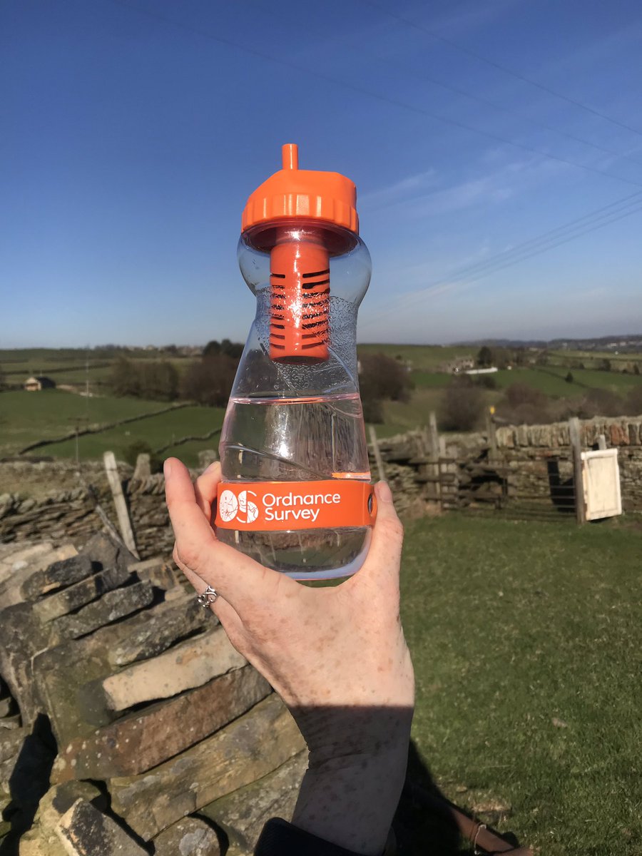 Awesome views and an awesome accompaniment to my hike in the spring sun ☀️ thanks <a href="/WatertoGoUK/">Water-to-Go</a>, loving this sassy bottle 🙌🏼 <a href="/OSleisure/">OS Leisure</a> #GetOutside