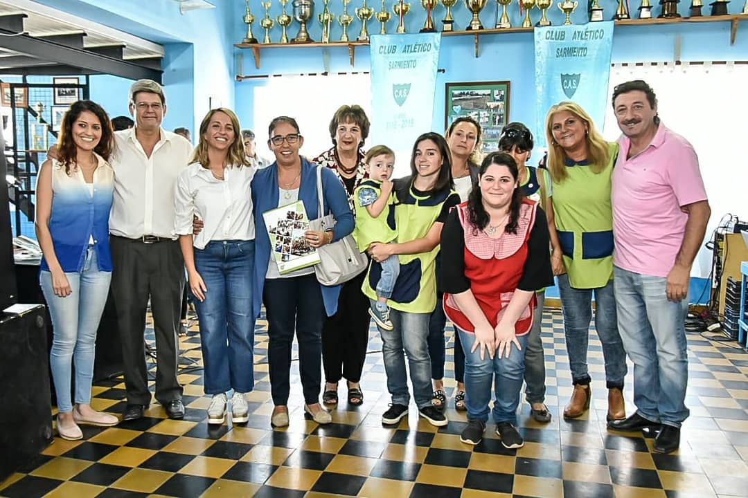 StrattaLaura1's tweet photo. Con alegría compartimos en Victoria una nueva entrega de aportes de los programas  #MejorEsHacer,  #IniciativasPopularesParaMiBarrio y #PoderPopular. https://t.co/LOqPKM3KHM
