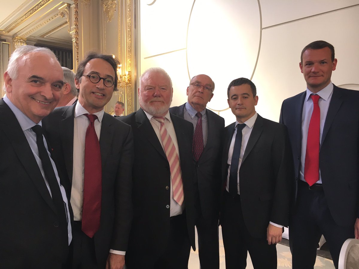 LEBASNicolas's tweet photo. À l’Elysée, les @MairesEnNord ont fait part de leurs préoccupations à @EmmanuelMacron : « Engagés pour servir les français, nous n’acceptons pas de voir notre pays ainsi désuni, quand nous consacrons tant d’efforts à en façonner la cohésion dans l’intimité de chaque territoire. » https://t.co/iWLwaTbnNb