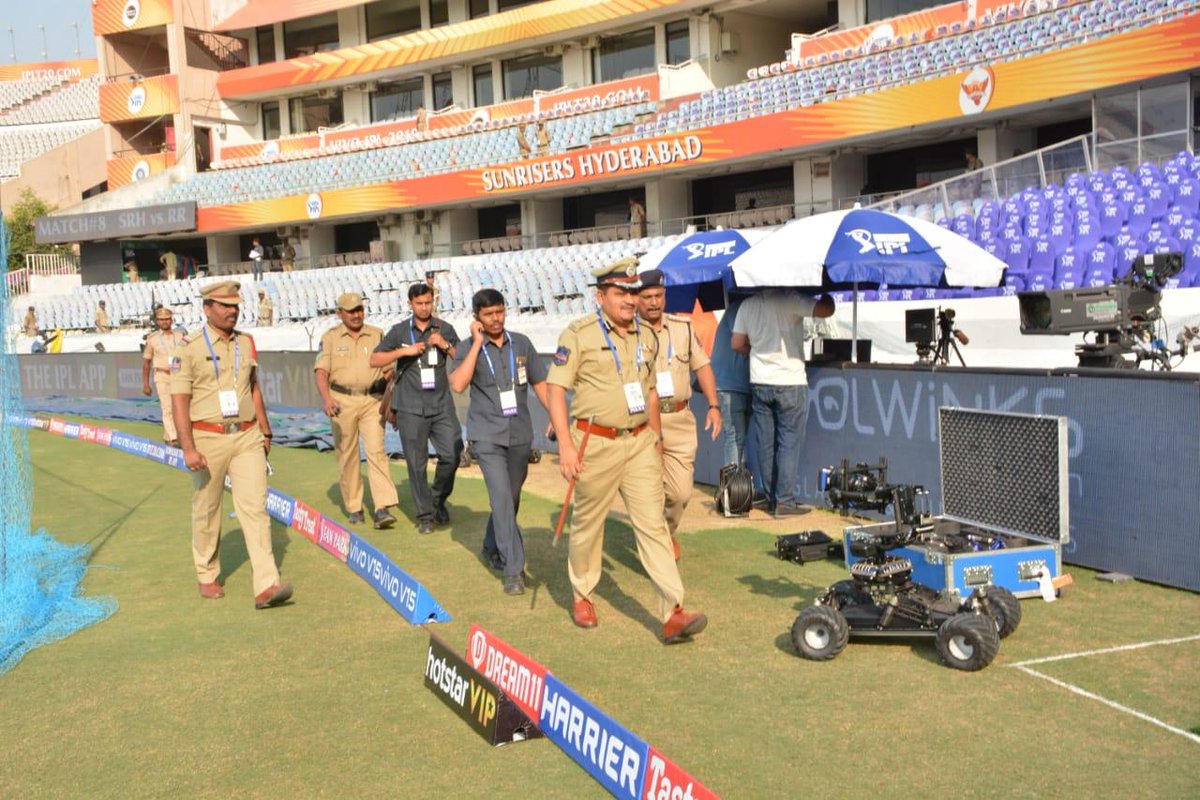 MalkajgiriCop's tweet photo. #IPL #SunrisersHyderabad vs #RajasthanRoyals match at Hyderabad #Bandobasth supervised by #CP_Rachakonda, Jt CP, DCPs with #OctopusTeam specially deployed
@TelanganaDGP @cyberabadpolice @hydcitypolice @IPL @IPL12_IPL2019 https://t.co/um4zcwIHwJ