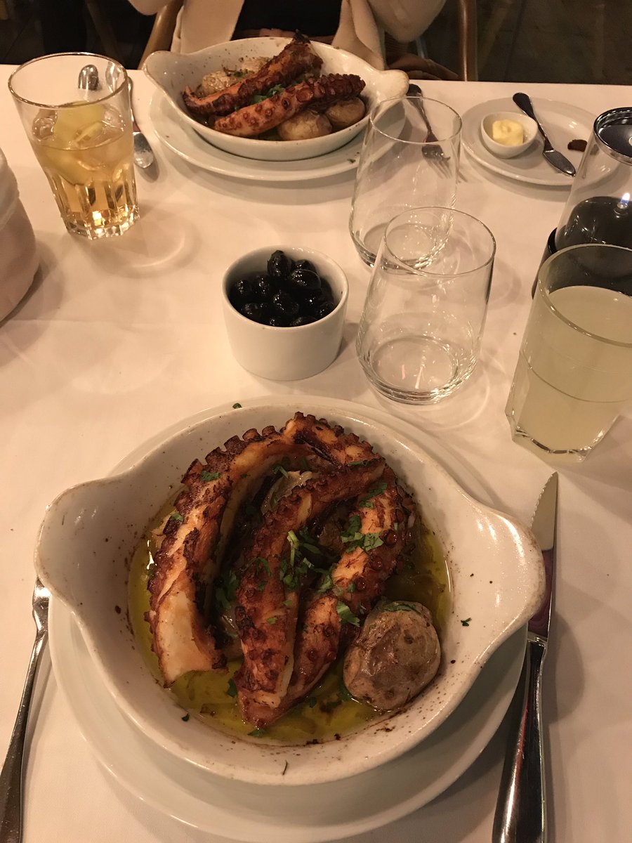 xsakuraphie's tweet photo. Things we eat on our PI’s grant money when he’s not here. #ADPD2019 #DocCod https://t.co/ksqs80EPji