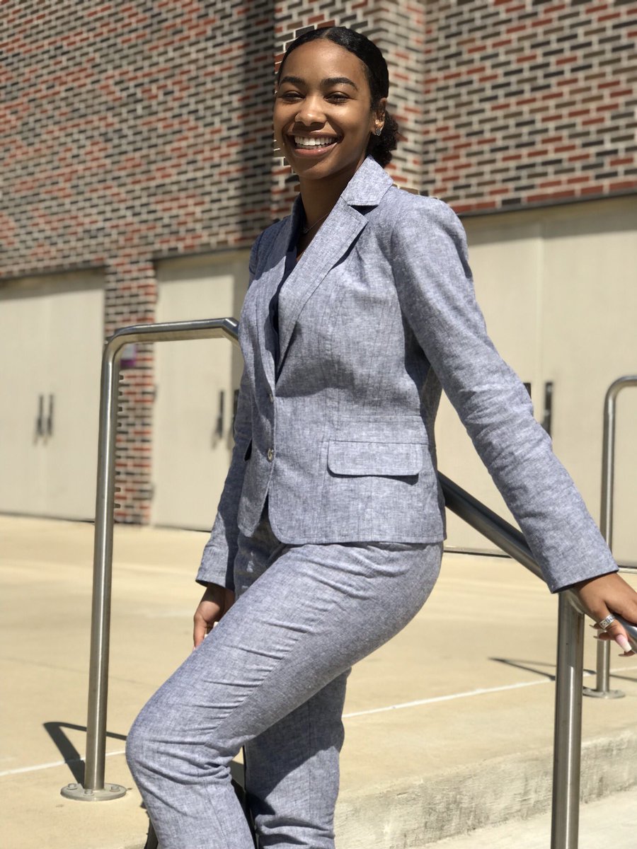 dakotaaxo_'s tweet photo. I am on #TheRoadmapForward Don’t forget to vote Dakota Johnson to be YOUR Senator for the College of Business I, April 2nd via pvpawlink & in the MSC‼️ https://t.co/oCingo5fMq