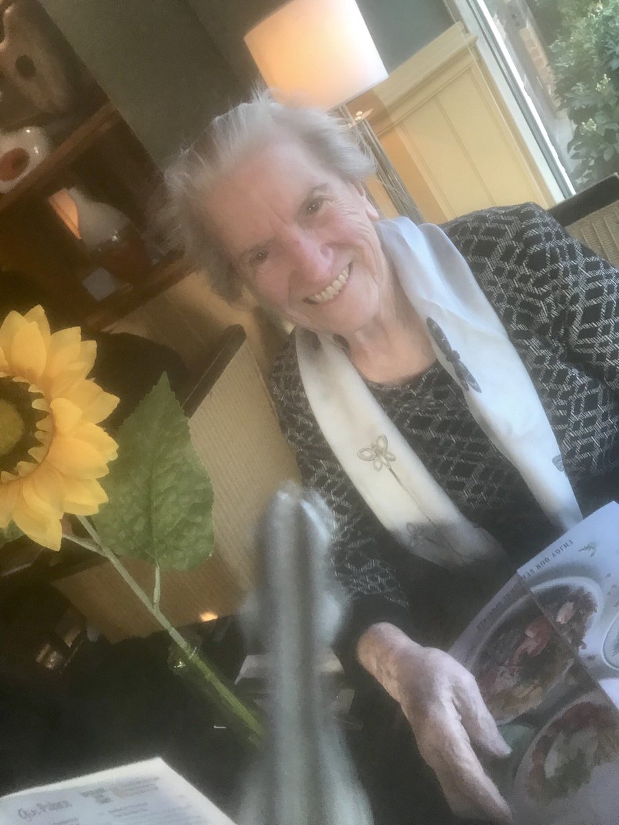FayeKinnear's tweet photo. Friday evenings with my nana #missedher #my❤️🌎 https://t.co/jYEMvnlZGD