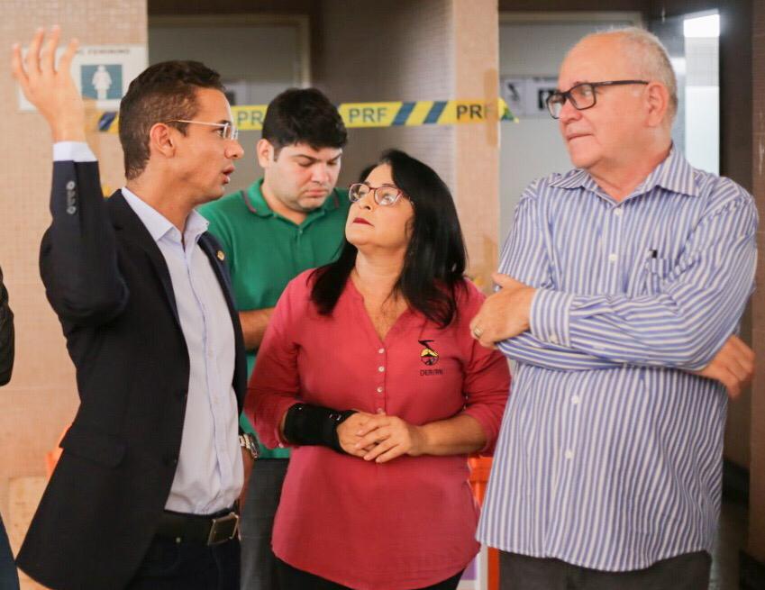 AllysonBezerra_'s tweet photo. [MELHORIAS PARA A RODOVIÁRIA DE MOSSORÓ] Hoje acompanhei visita do Diretor do DER Manoel Marques ao Centro Administrativo de Mossoró. Buscamos melhorias na limpeza, segurança e infraestrutura. #Mossoró #RN https://t.co/CnIyswKHRC