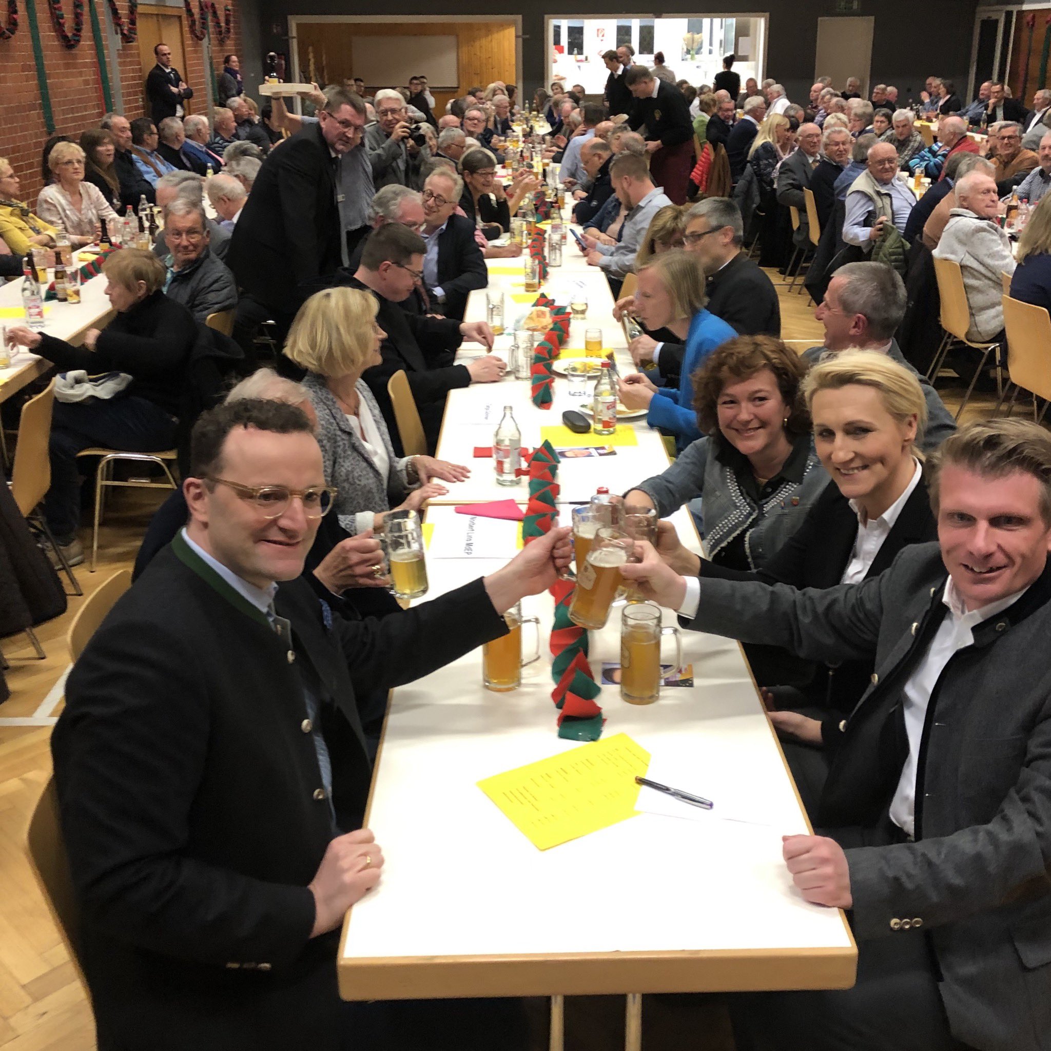Jens Spahn Auf Twitter Volles Haus Heute Beim 13 Starkbierfest Mit Thomas Bareiss In Sigmaringen Vor Rund 200 Gasten Habe Ich U A Daruber Gesprochen Wie Die Soziale Marktwirtschaft Auch In Zukunft Unser