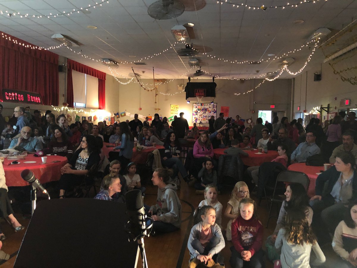 chapman_school's tweet photo. Full house at Chapman tonight !! Coffee House event 2019! https://t.co/OsBQOEX9ac