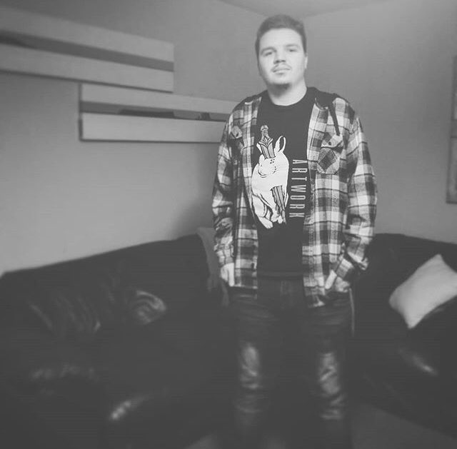 ArtworkAddicts's tweet photo. Make sure you send us photos of you in your favorite #Artwork shirt to be featured, Addicts! 🖤
#artworkaddicts #revivalrecordings https://t.co/TH87S4k927