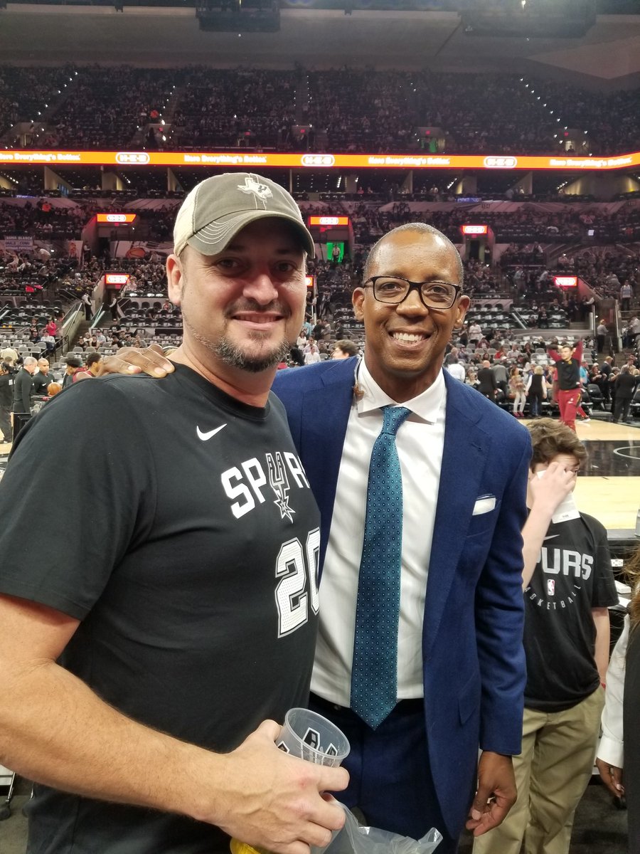 billyjoehanson's tweet photo. What a great dude...easy to see why the fans love him! @seanelliott_32 Thank you @SJKoeppen for an awesome birthday gift!! ❤️ #GoSpursGo #GraciasManu https://t.co/k9IiwRxAvw
