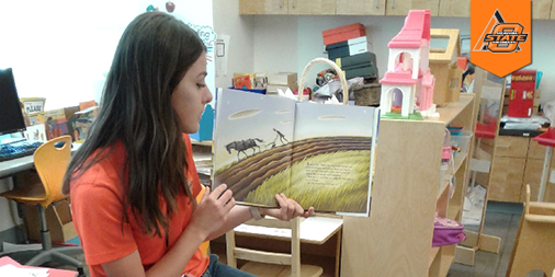 okstateferguson's tweet photo. .@CASNRStuco and our SSLs traveled to local elementary schools today for Read with CASNR. A partnership with @onwardpioneers gets our CASNR students into classrooms to read ag-related books. 📖
What great way to end #CASNRWeek 19 by giving back to our community! https://t.co/t2Subl91O4